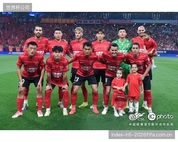 主教练主动进行预期管理，旨在为球队创造一个专注、积极的备战氛围，减少外界干扰。